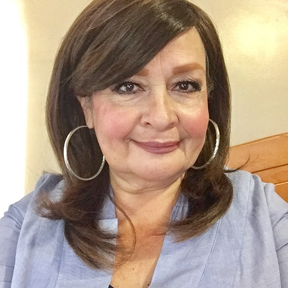 Meet your Posher, Beatriz - Picture 1 of 1